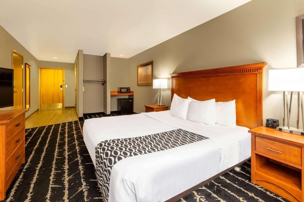 La Quinta By Wyndham Hotel