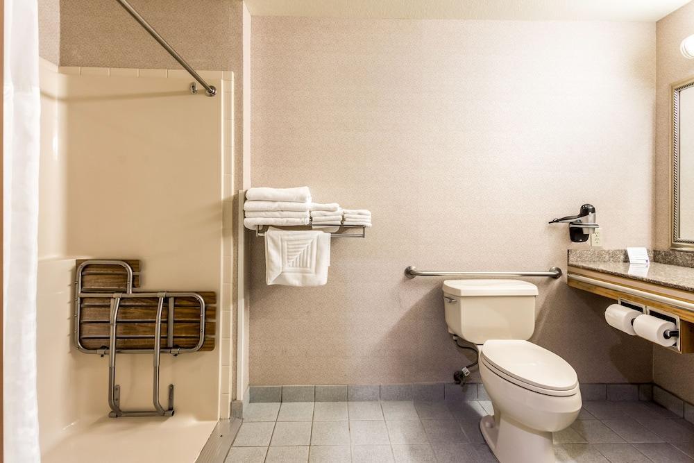 Hotel La Quinta By Wyndham Vancouver