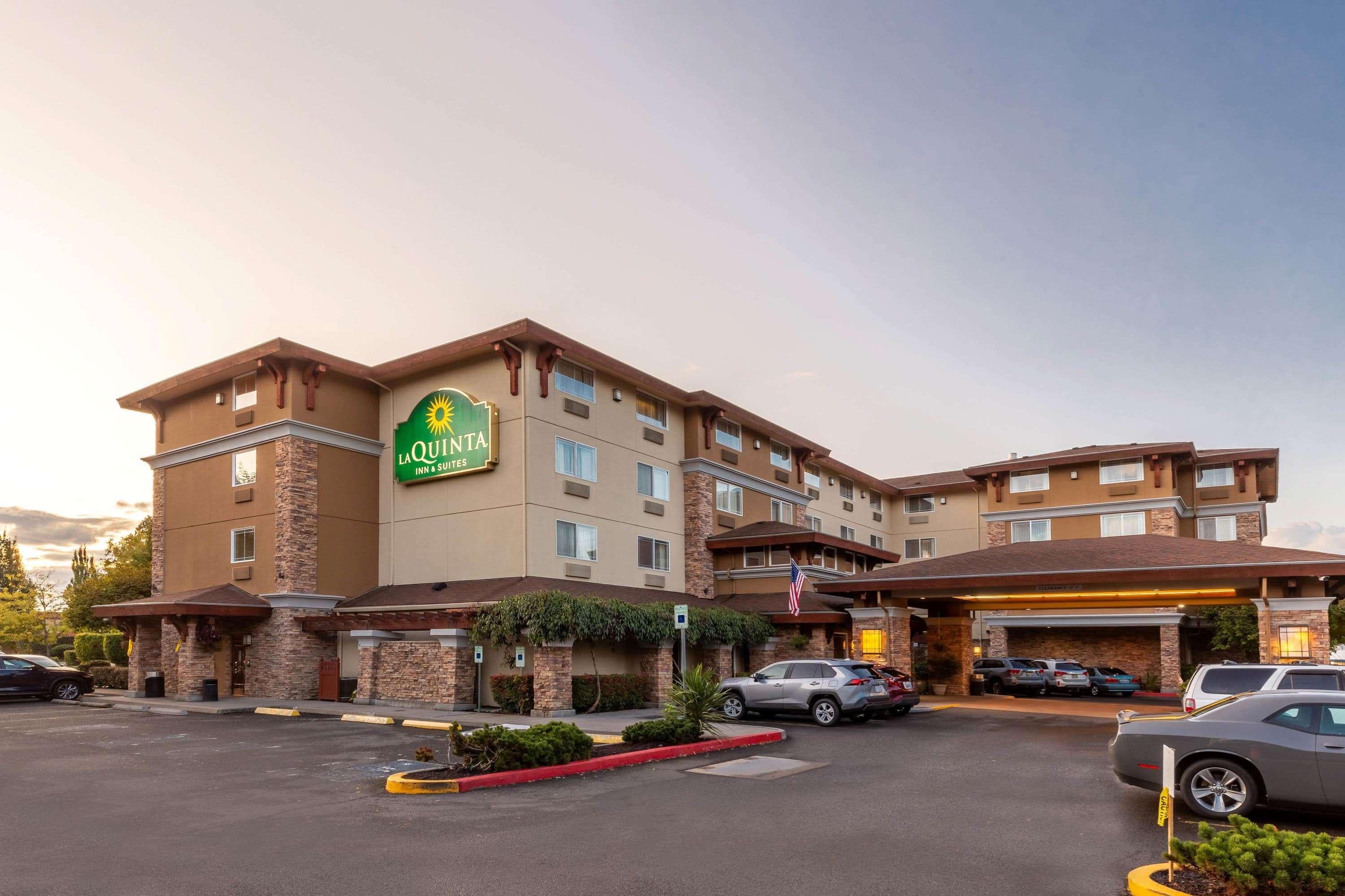 La Quinta By Wyndham Hotel